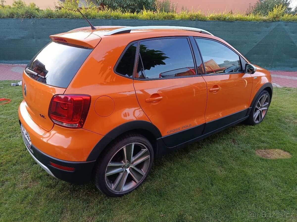 2012 Volkswagen POLO - 2