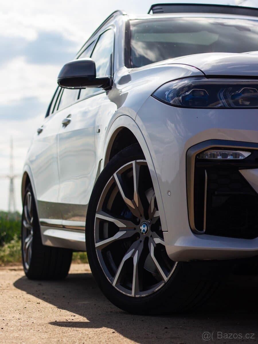 2020 BMW X7 - 2