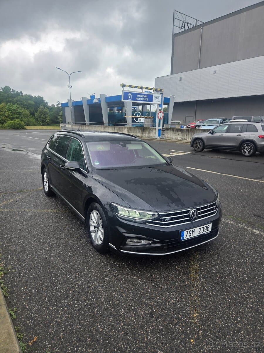 2023 Volkswagen PASSAT - 2