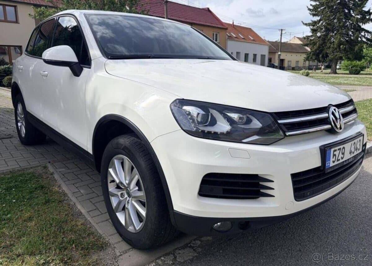 2011 Volkswagen TOUAREG - 2