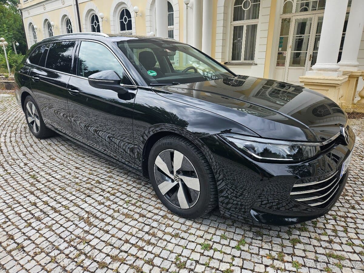 2024 Volkswagen PASSAT - 2