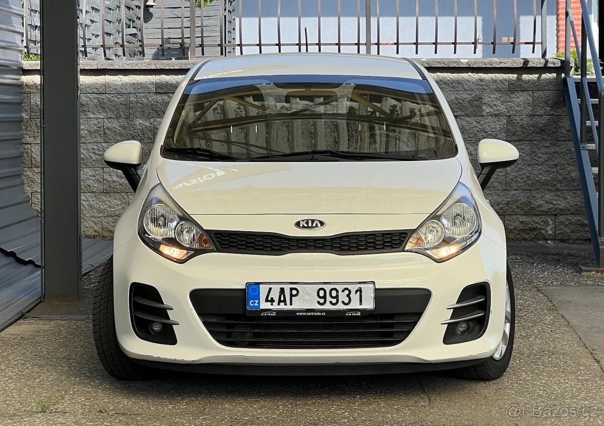 2015 Kia RIO - 2