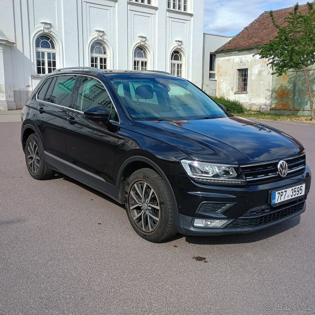 2017 Volkswagen TIGUAN - 2