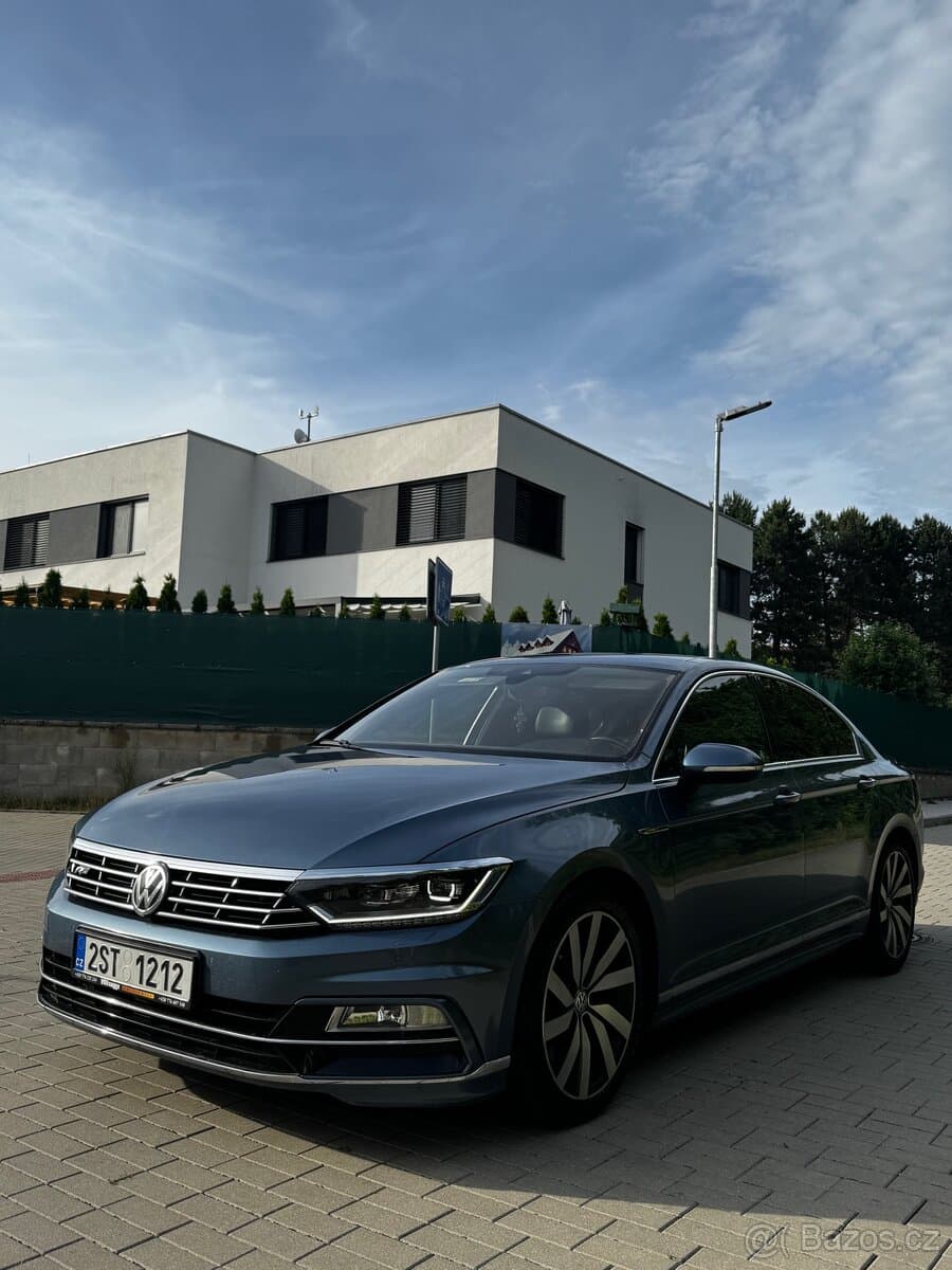 2016 Volkswagen PASSAT - 2