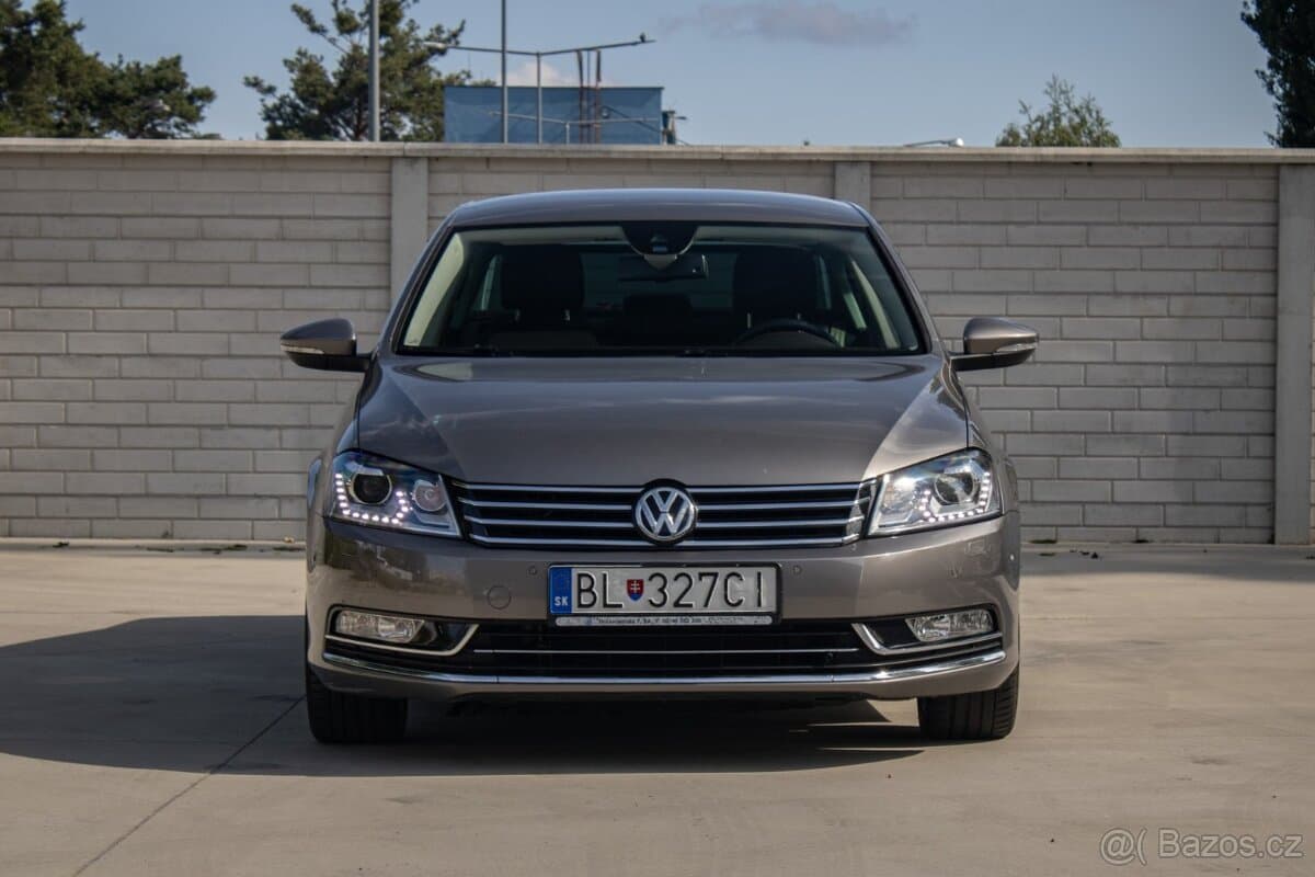 2011 Volkswagen PASSAT - 2
