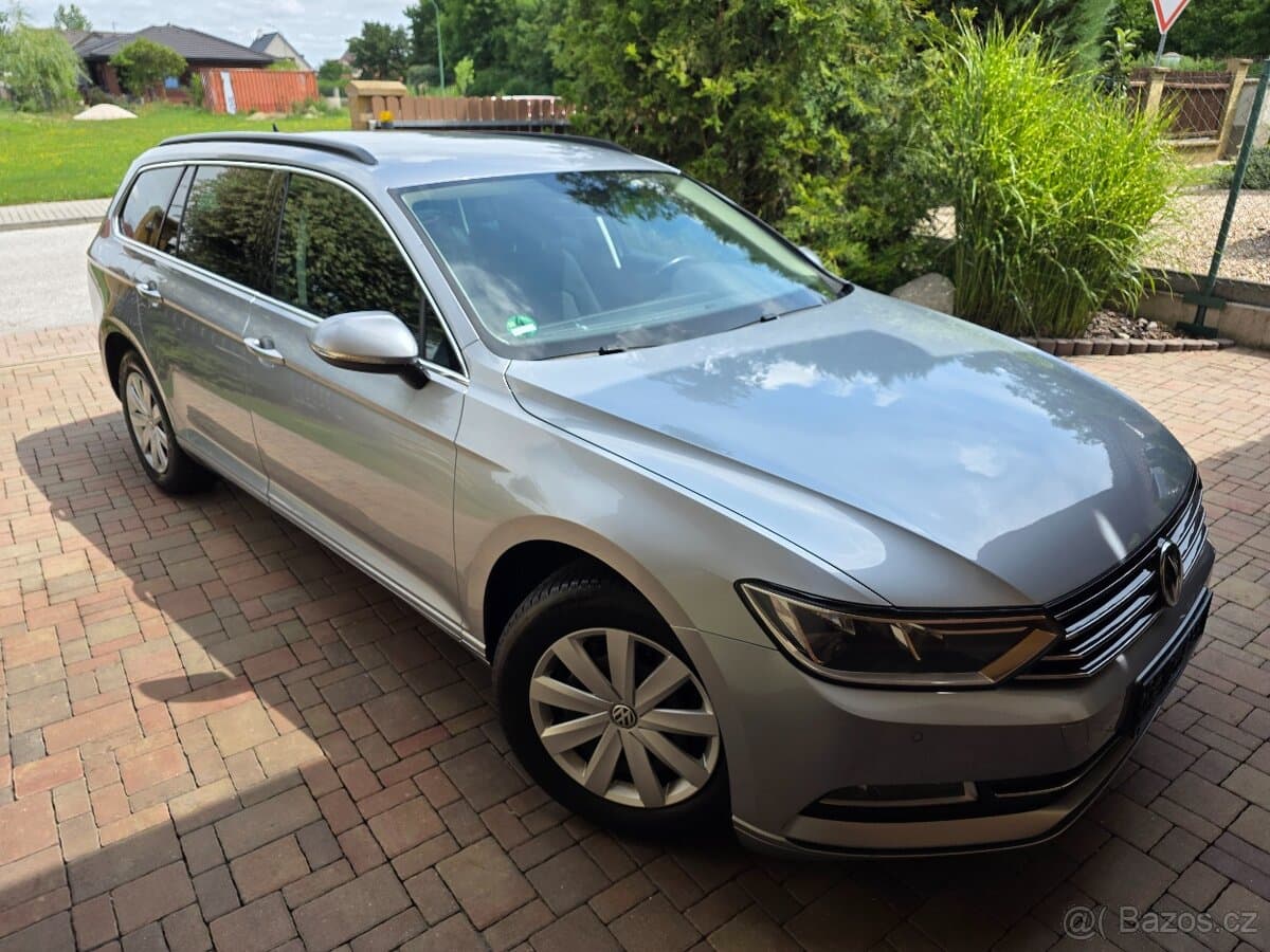 2017 Volkswagen PASSAT - 2
