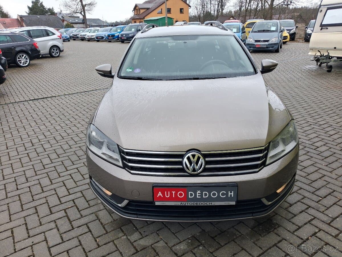 2011 Volkswagen PASSAT - 2