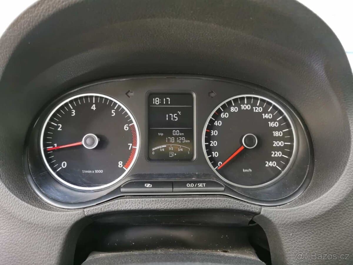 2011 Volkswagen POLO - 2