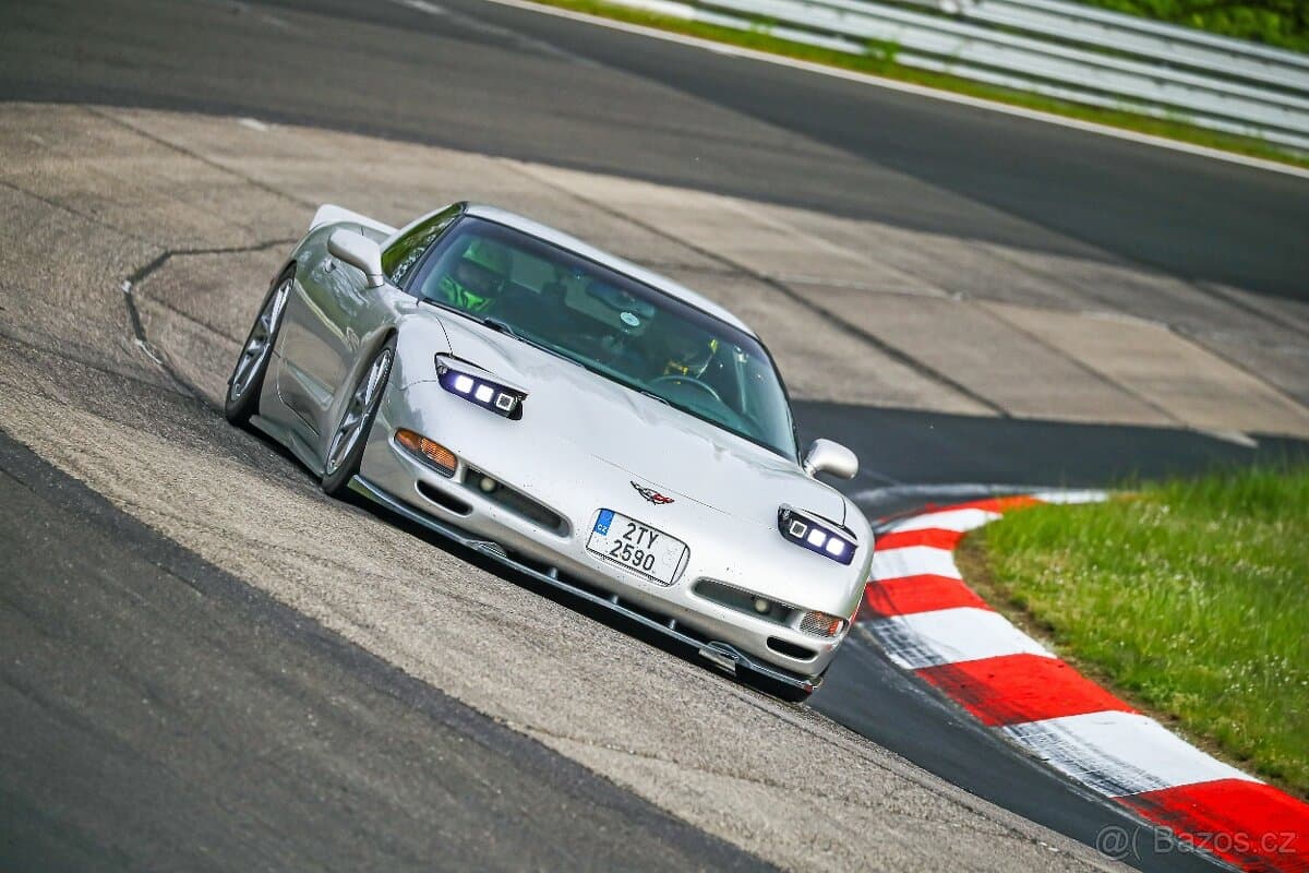 2004 Chevrolet CORVETTE - 2