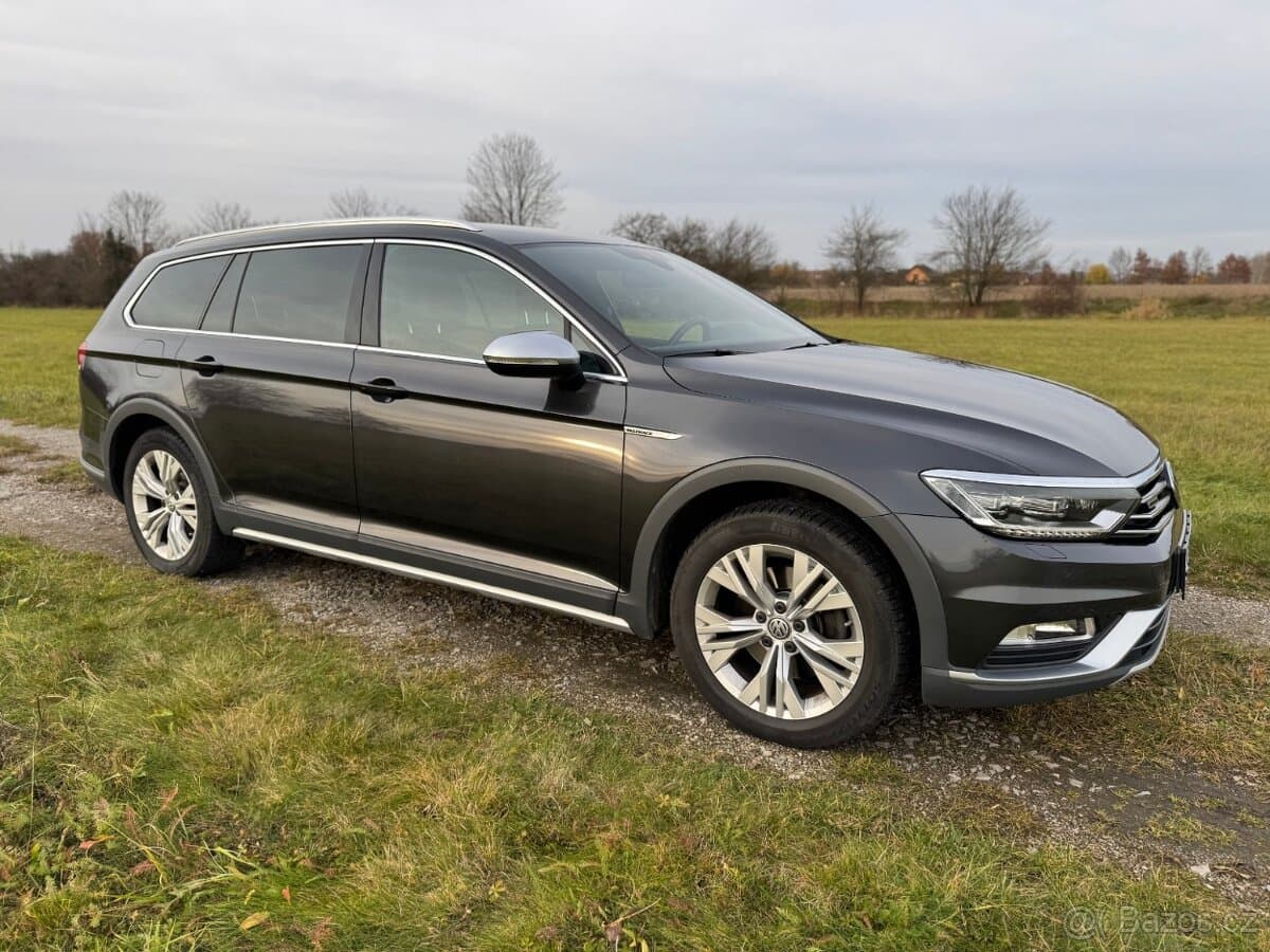 2018 Volkswagen PASSAT - 2