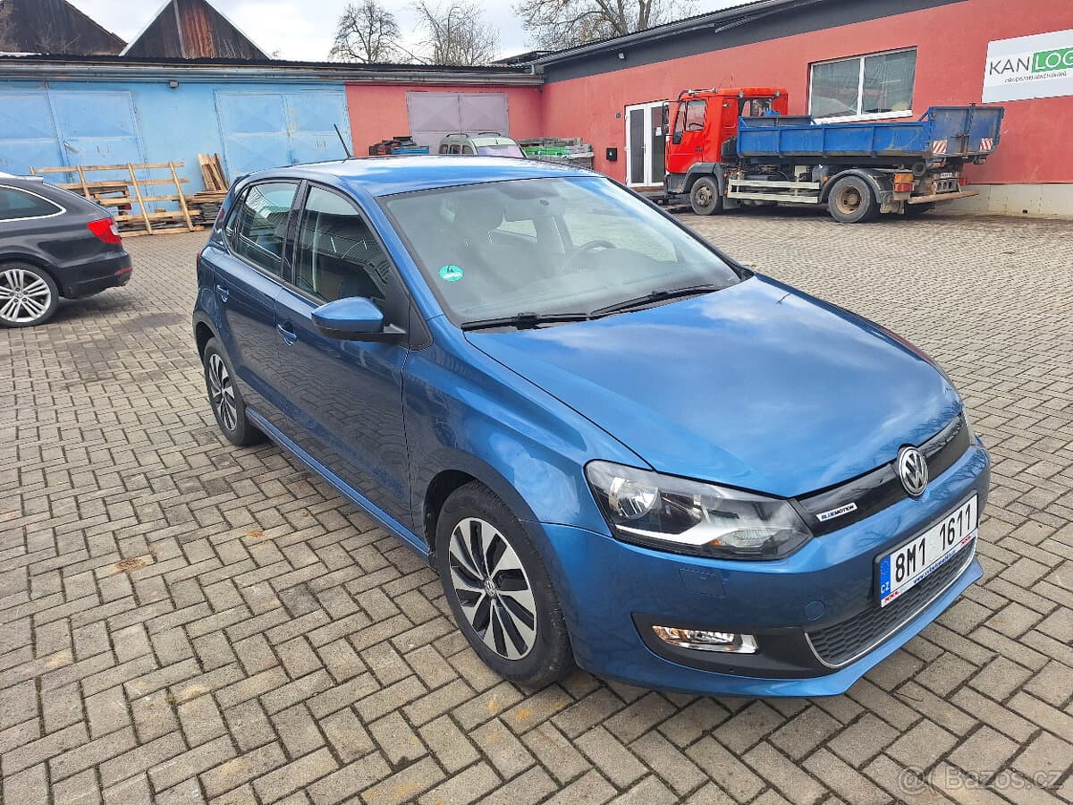 2017 Volkswagen POLO - 2