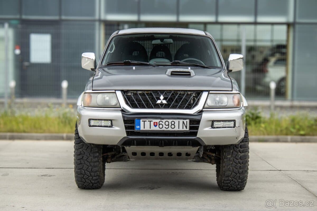 2005 Mitsubishi PAJERO - 2