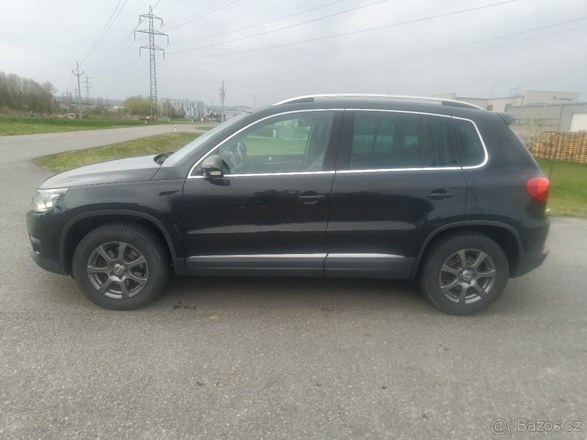 2012 Volkswagen TIGUAN - 2