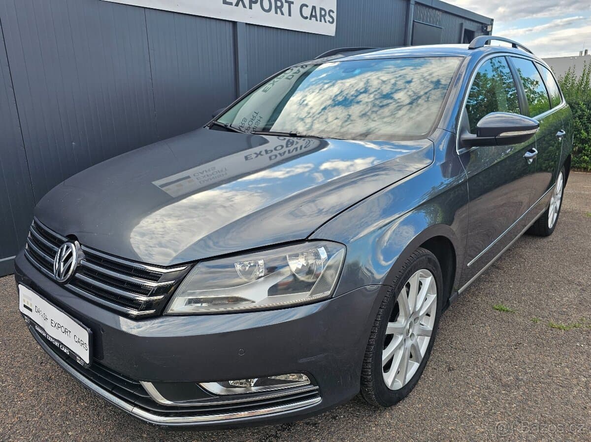 2011 Volkswagen PASSAT - 2