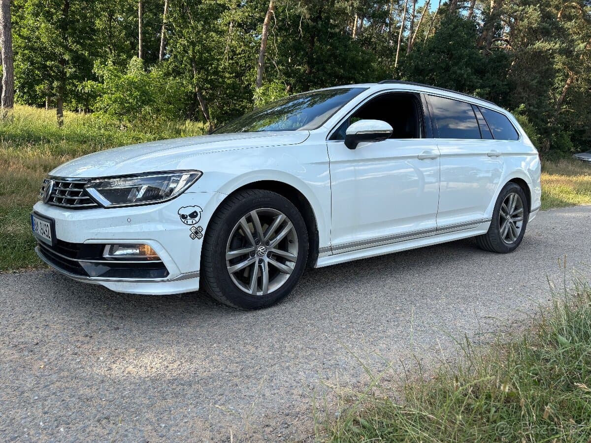 2016 Volkswagen PASSAT - 2