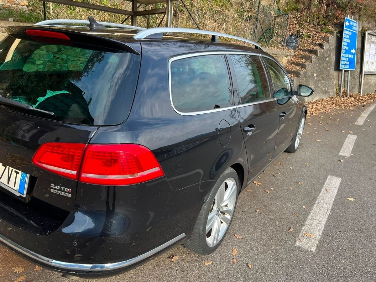 2013 Volkswagen PASSAT - 2