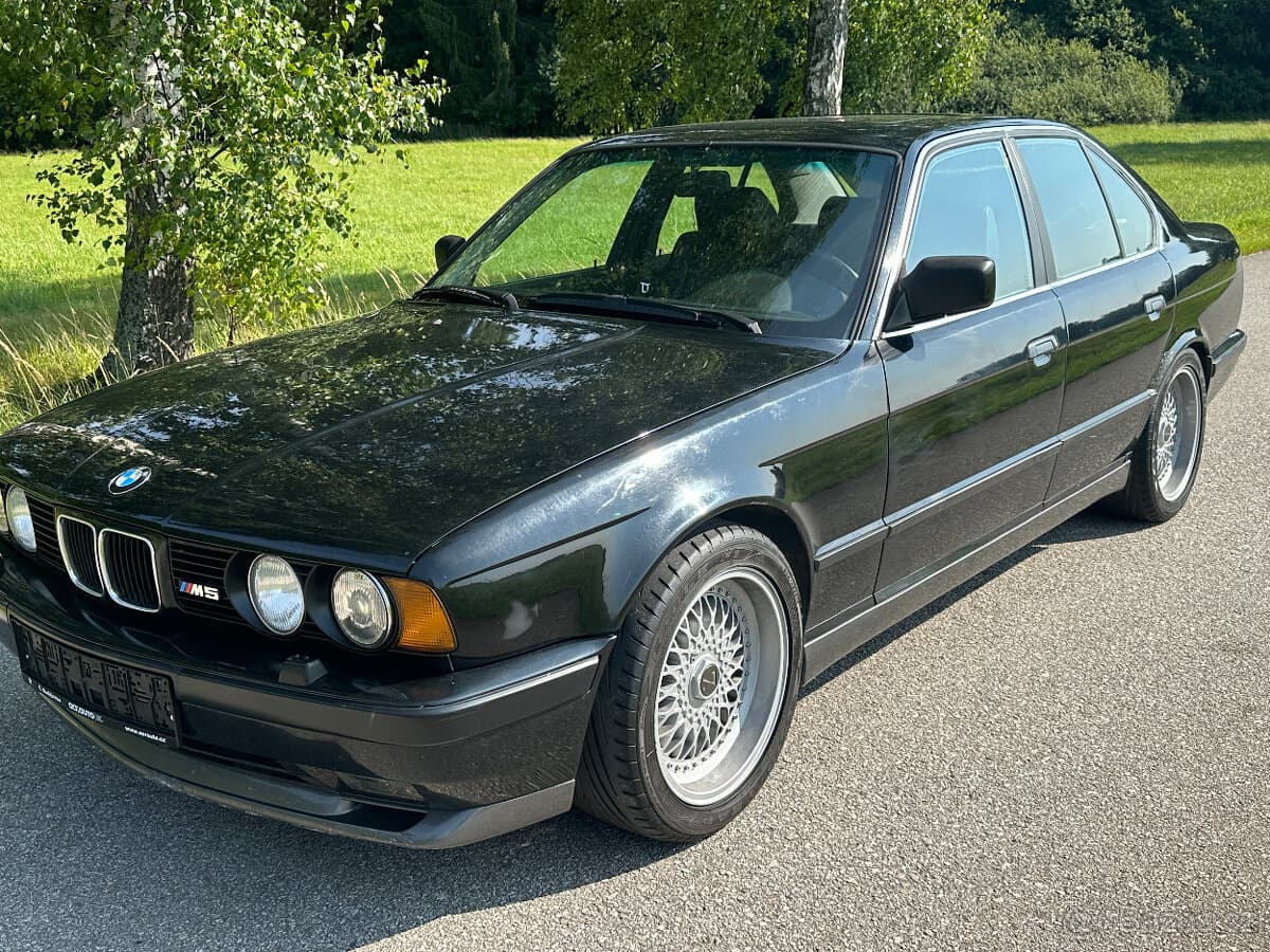 1989 BMW M5 - 2