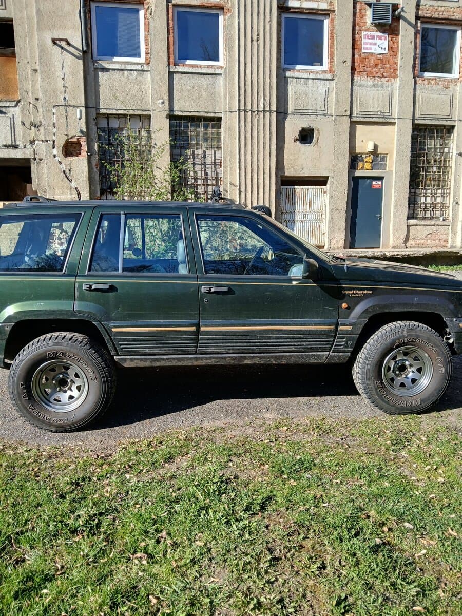 Jeep CHEROKEE - 2