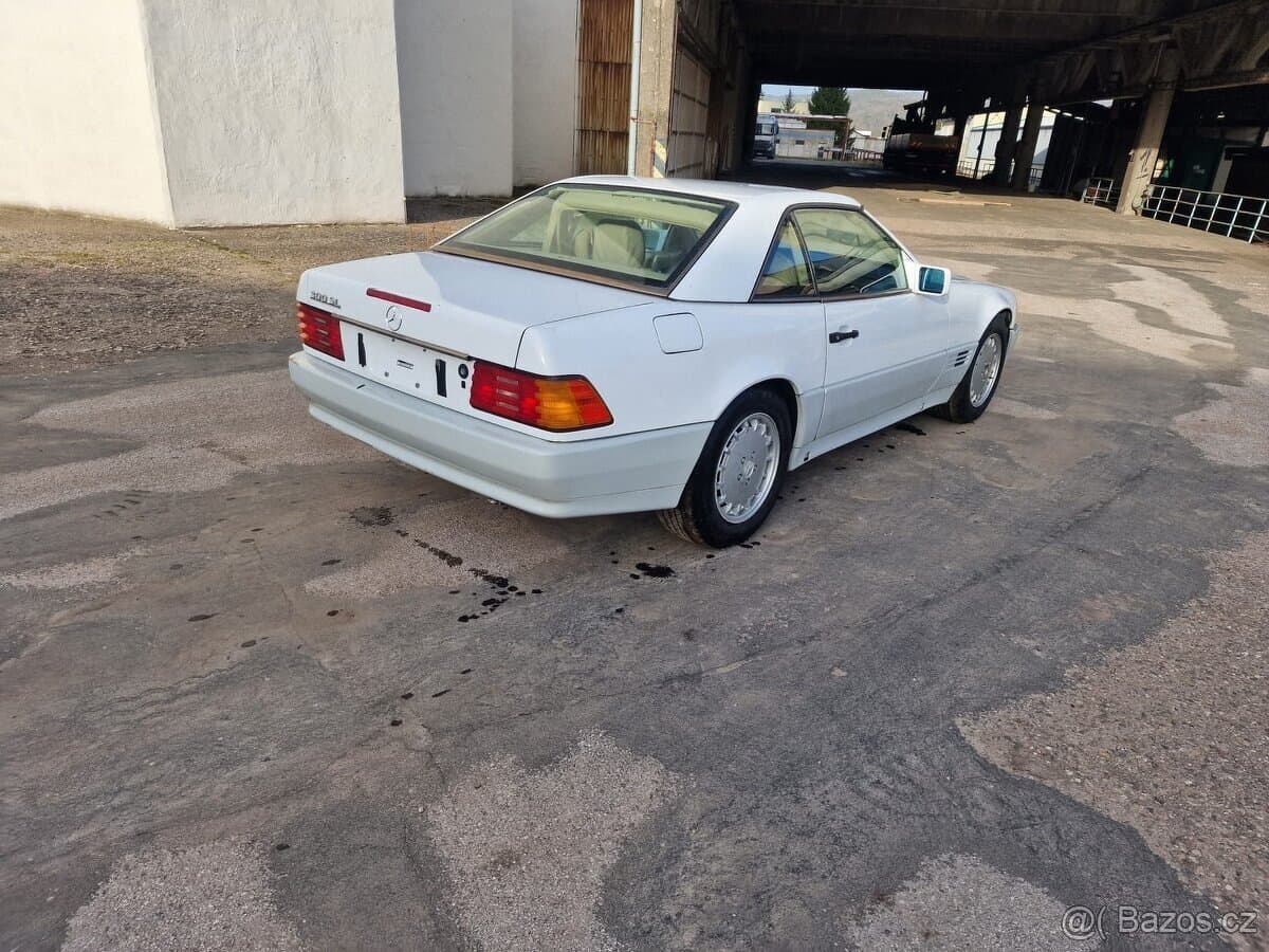 1990 Mercedes-Benz SL - 2
