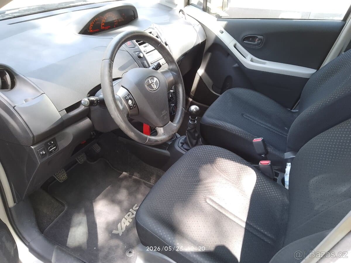 2010 Toyota YARIS - 2