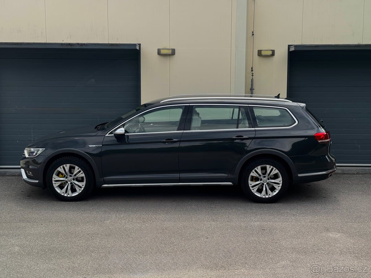 2016 Volkswagen PASSAT - 2