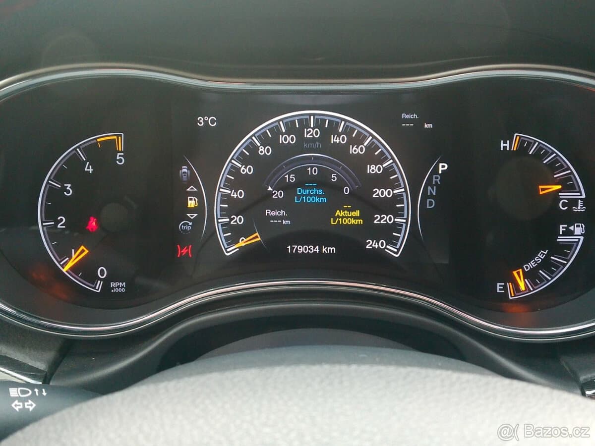 2019 Jeep CHEROKEE - 2