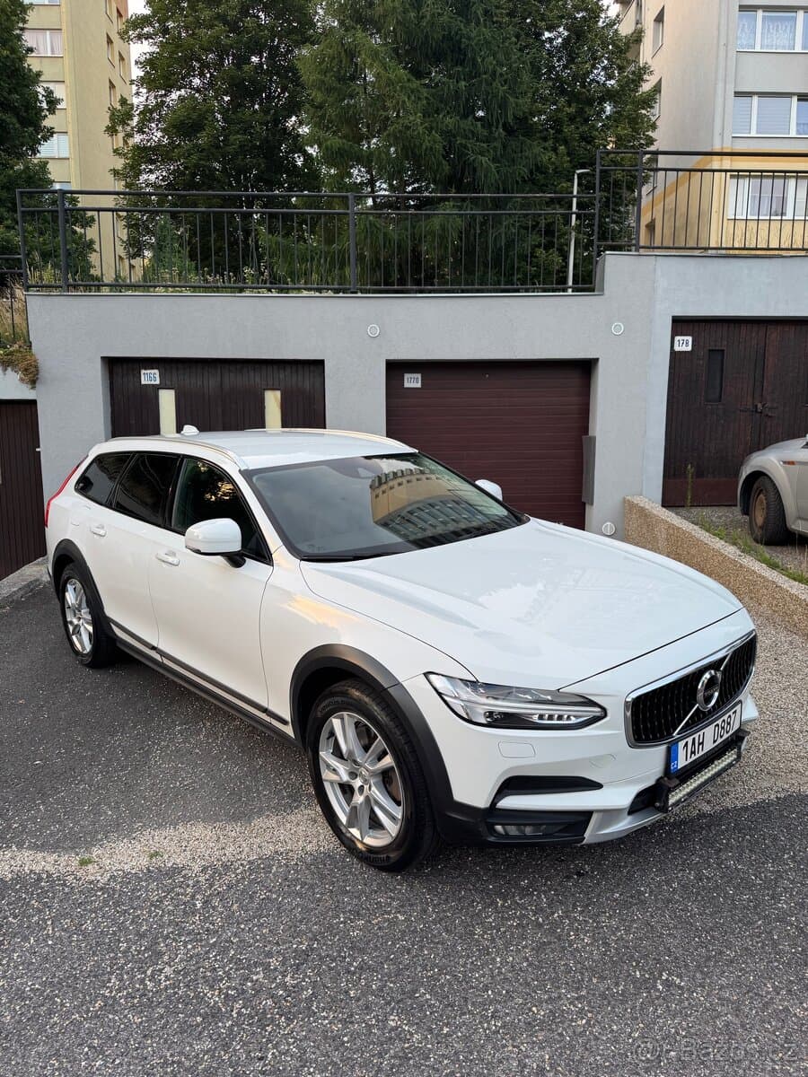 Volvo V90 - 2