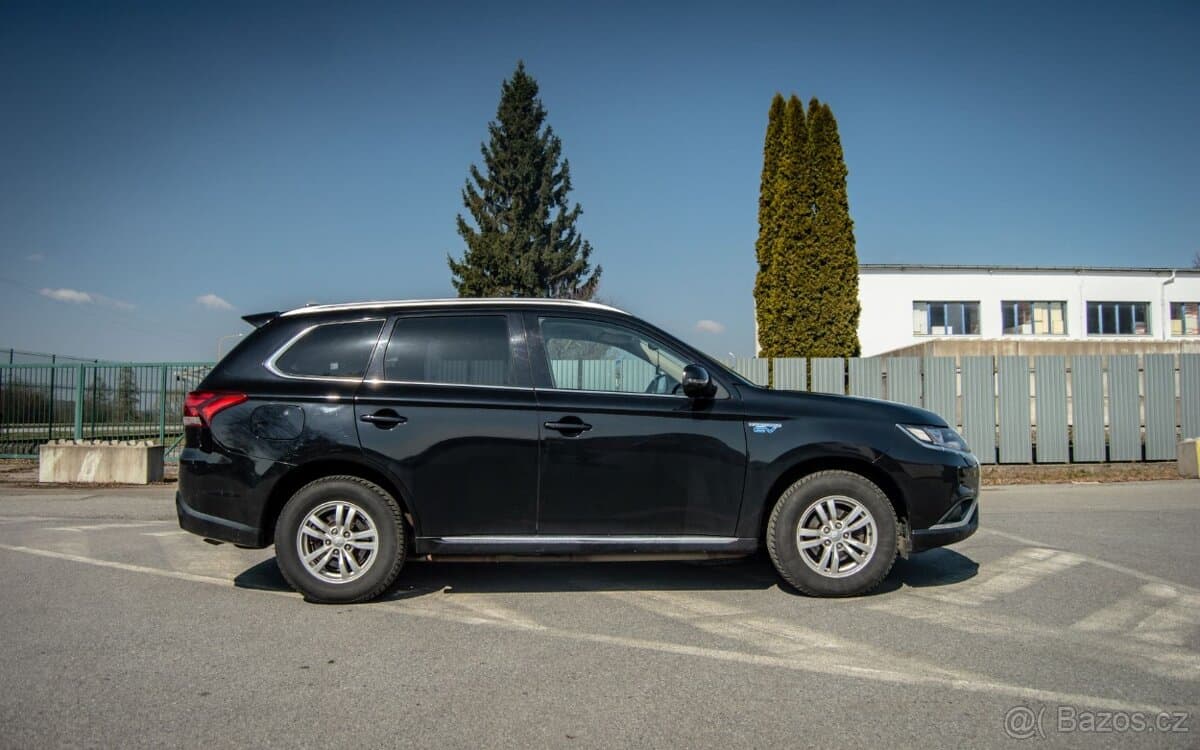 2019 Mitsubishi OUTLANDER - 2