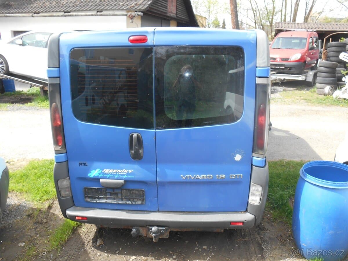 Renault TRAFIC - 2