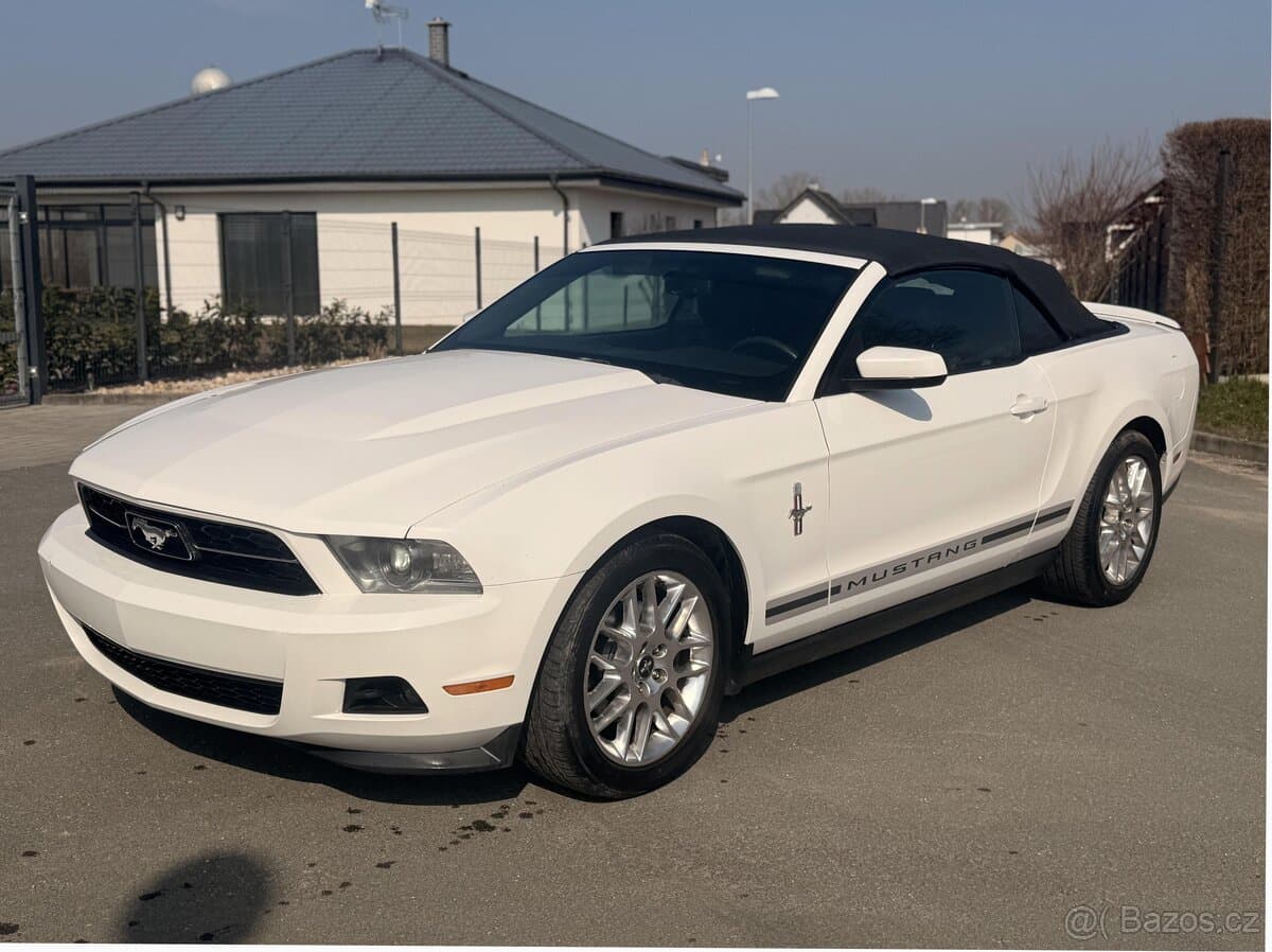 2012 Ford MUSTANG - 2