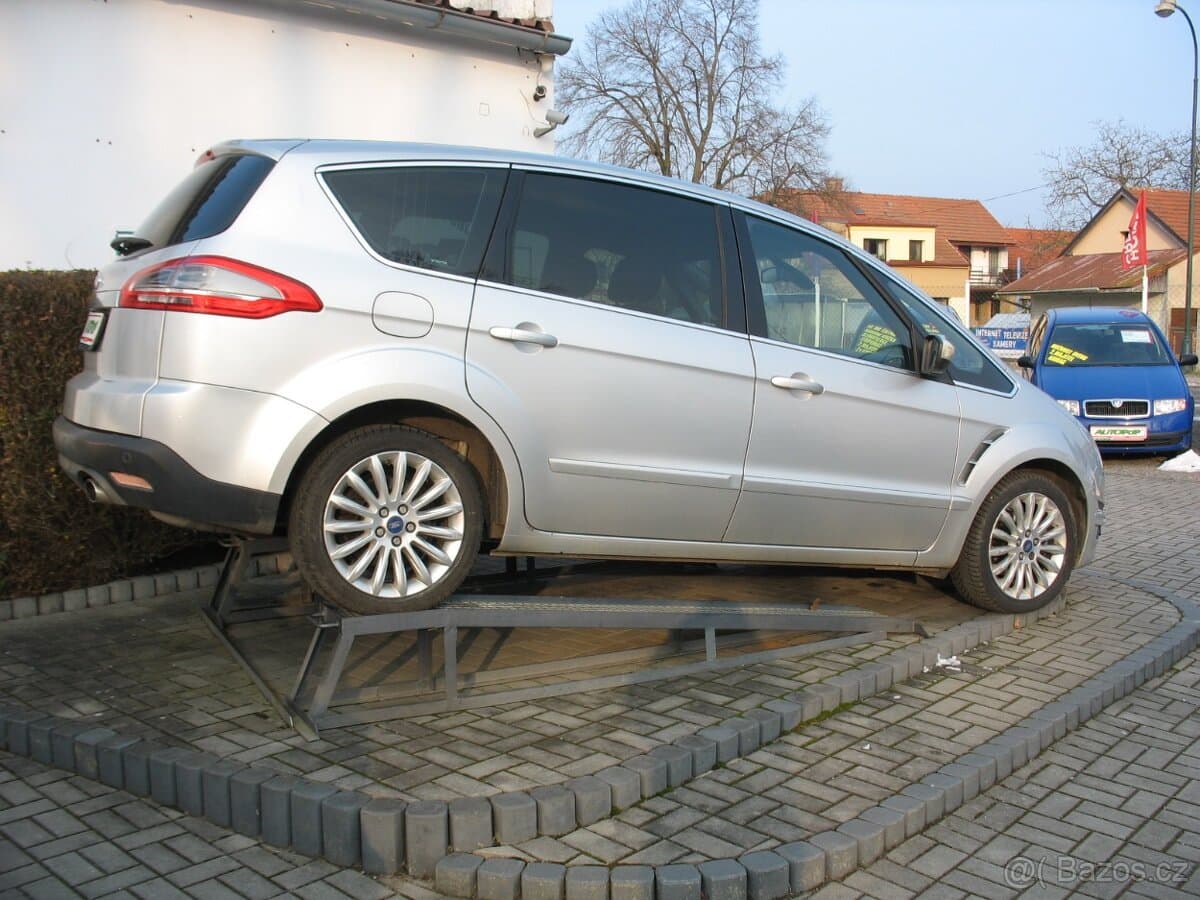 2012 Ford S-MAX - 2