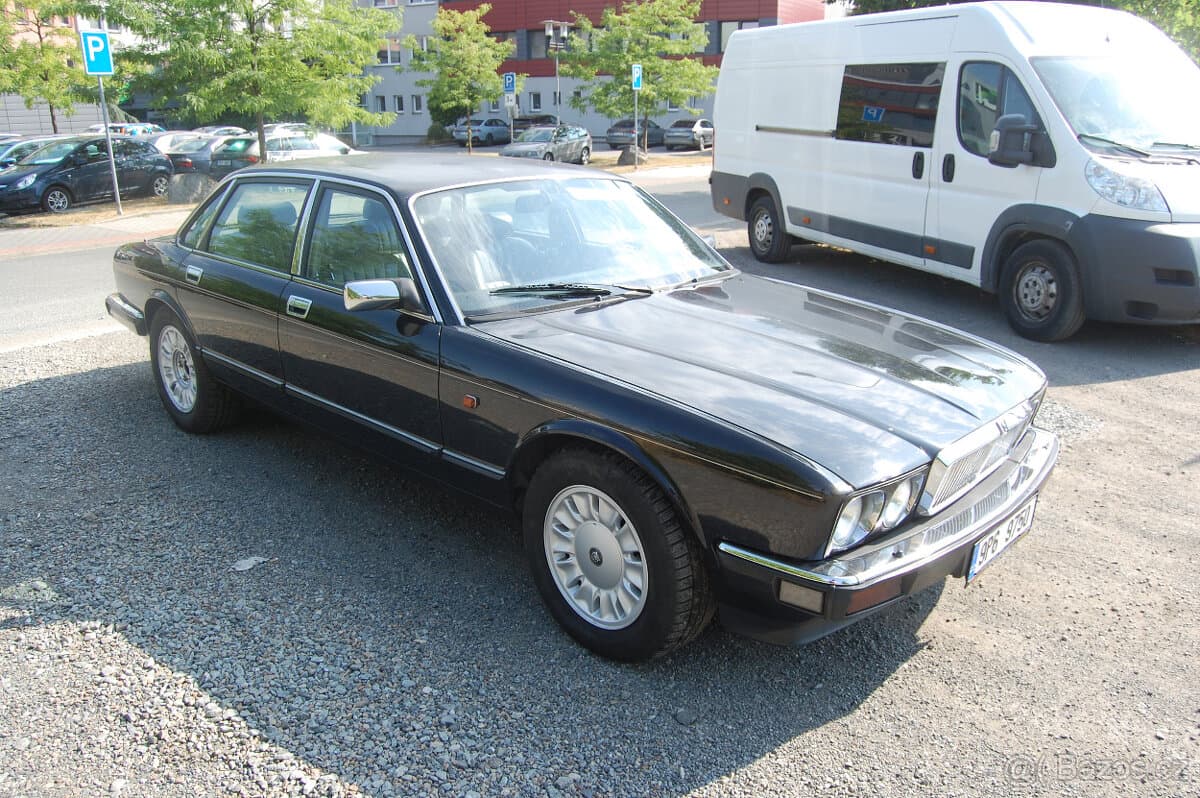 1990 Jaguar XJ - 2