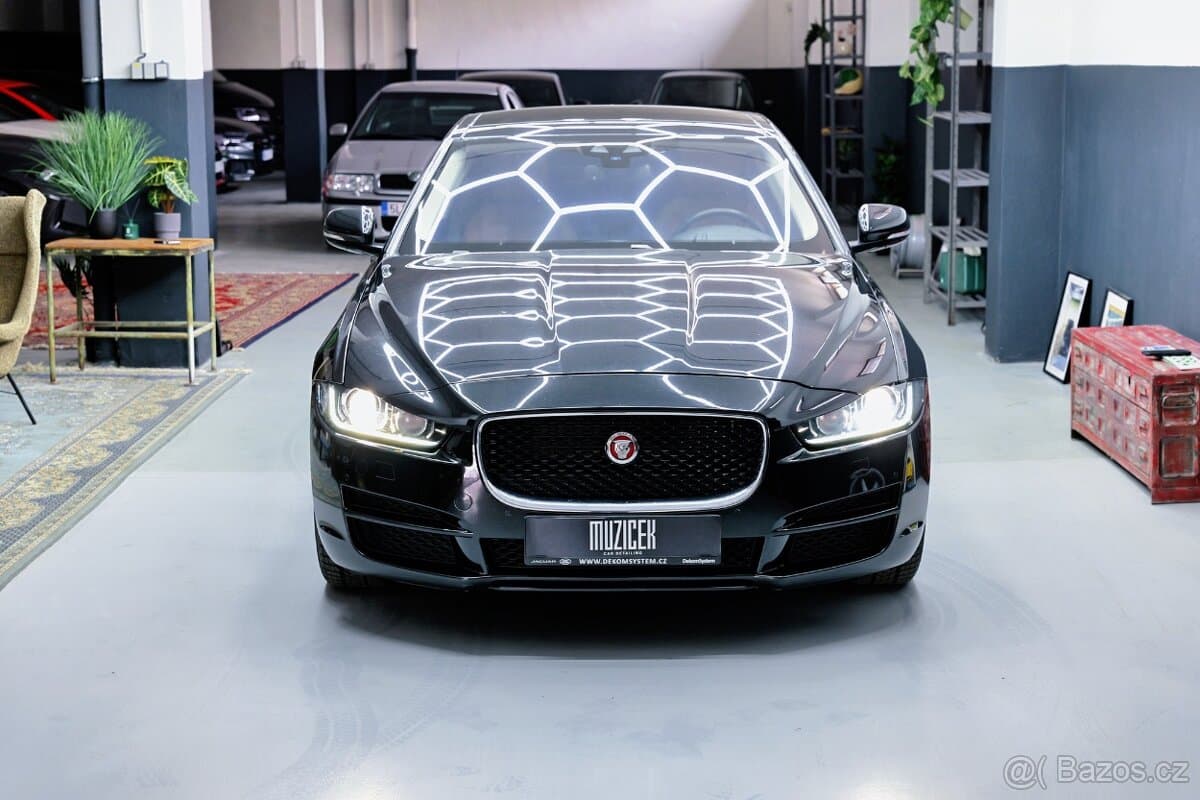 2016 Jaguar XE - 2
