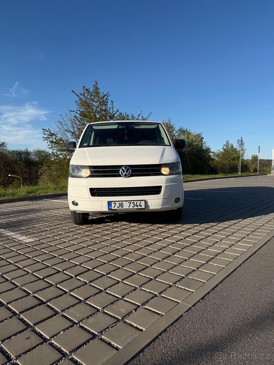 2010 Volkswagen MULTIVAN - 2
