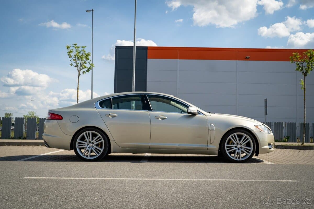 2008 Jaguar XF - 2