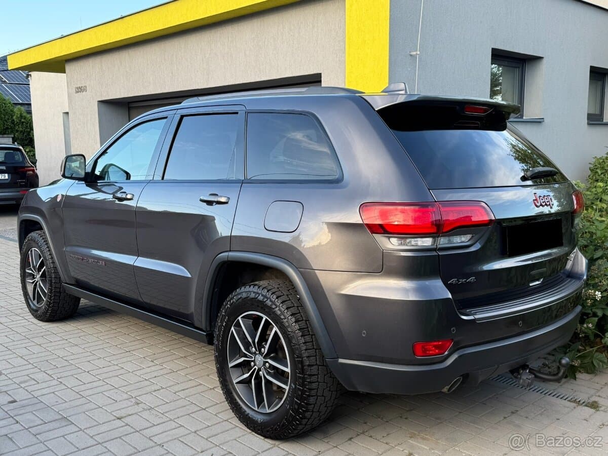 2017 Jeep CHEROKEE - 2