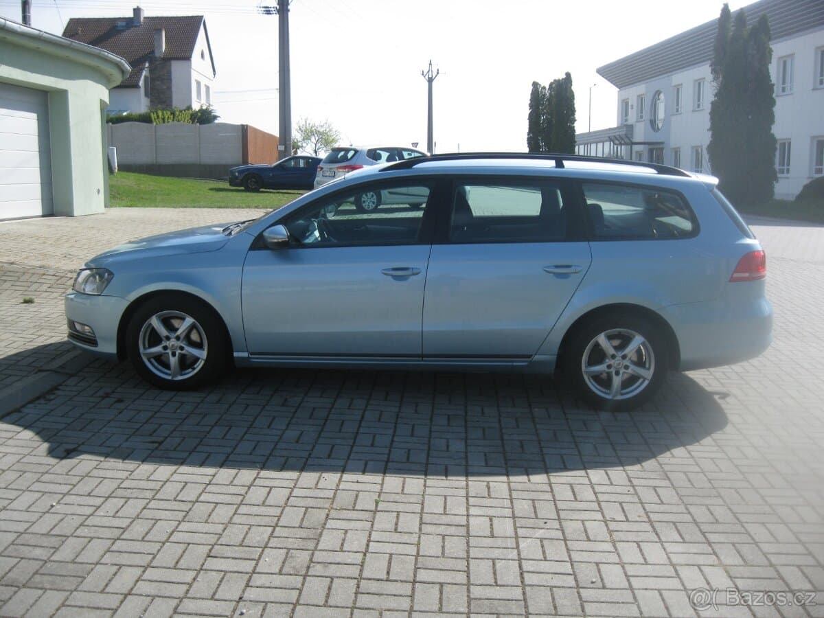 2013 Volkswagen PASSAT - 2