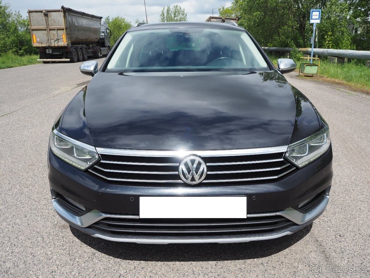 2016 Volkswagen PASSAT - 2