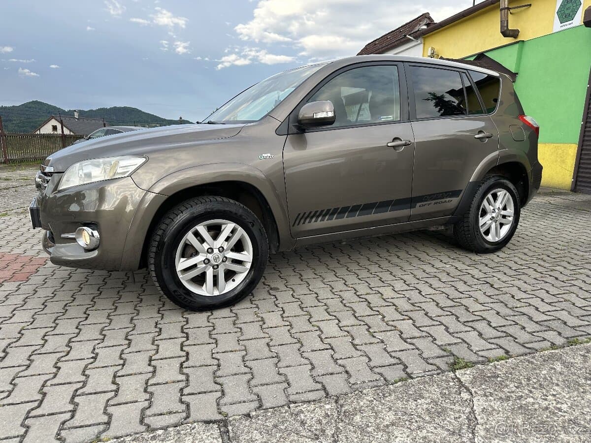 2011 Toyota RAV4 - 2