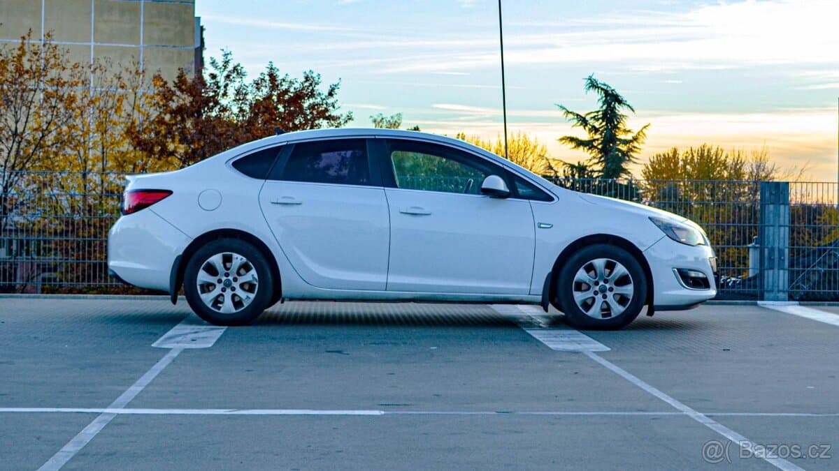 2014 Opel ASTRA - 2