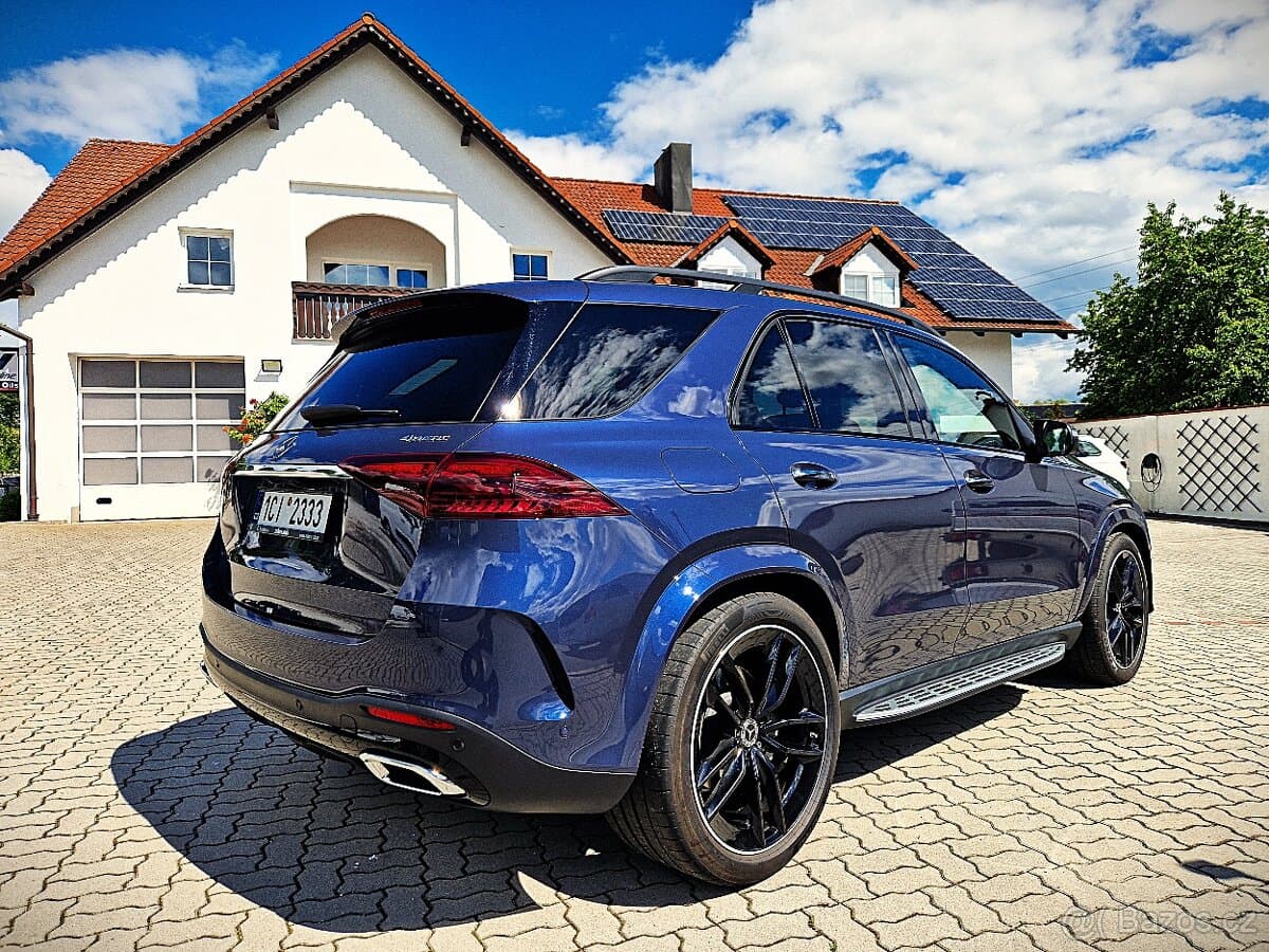 2025 Mercedes-Benz GL - 2