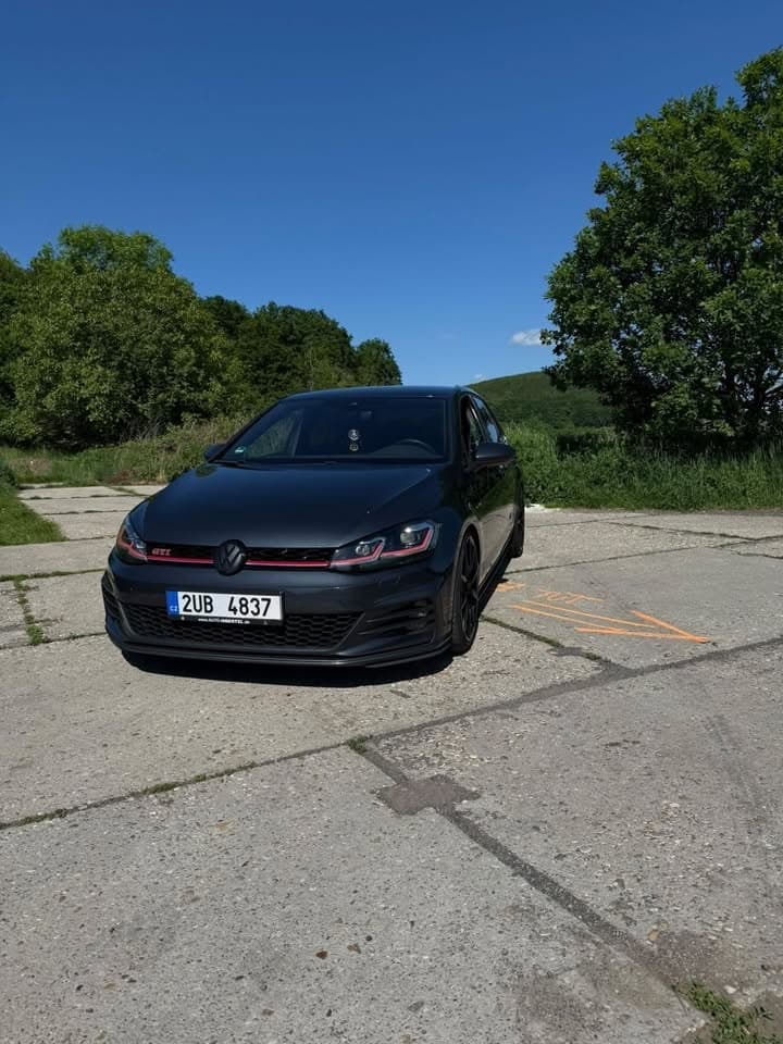 2018 Volkswagen GOLF - 2