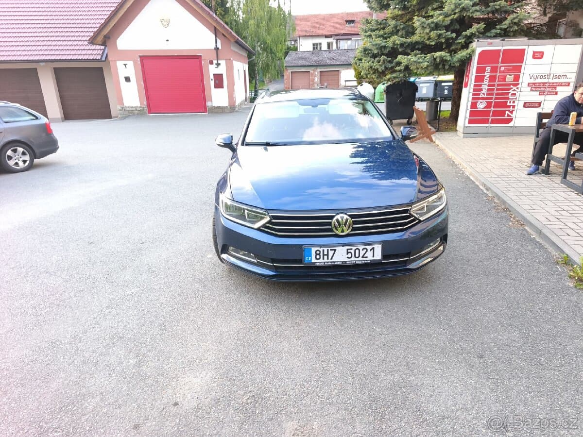 2017 Volkswagen PASSAT - 2