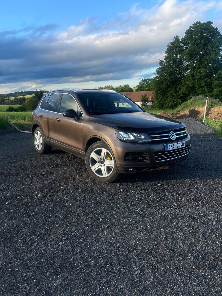 2010 Volkswagen TOUAREG - 2