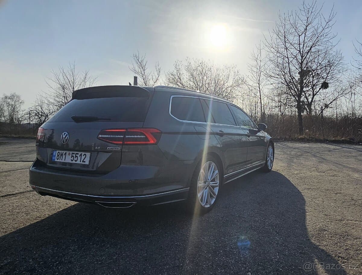 2017 Volkswagen PASSAT - 2