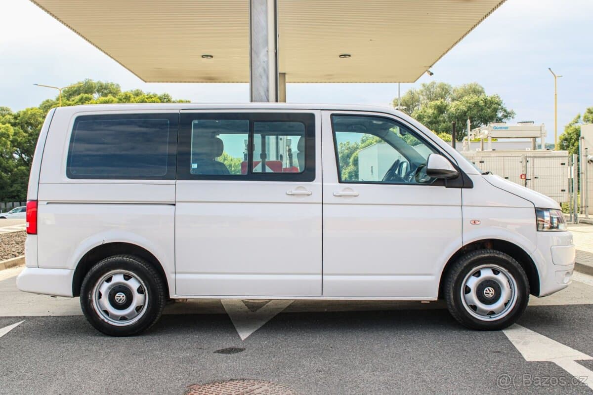2012 Volkswagen CARAVELLE - 2