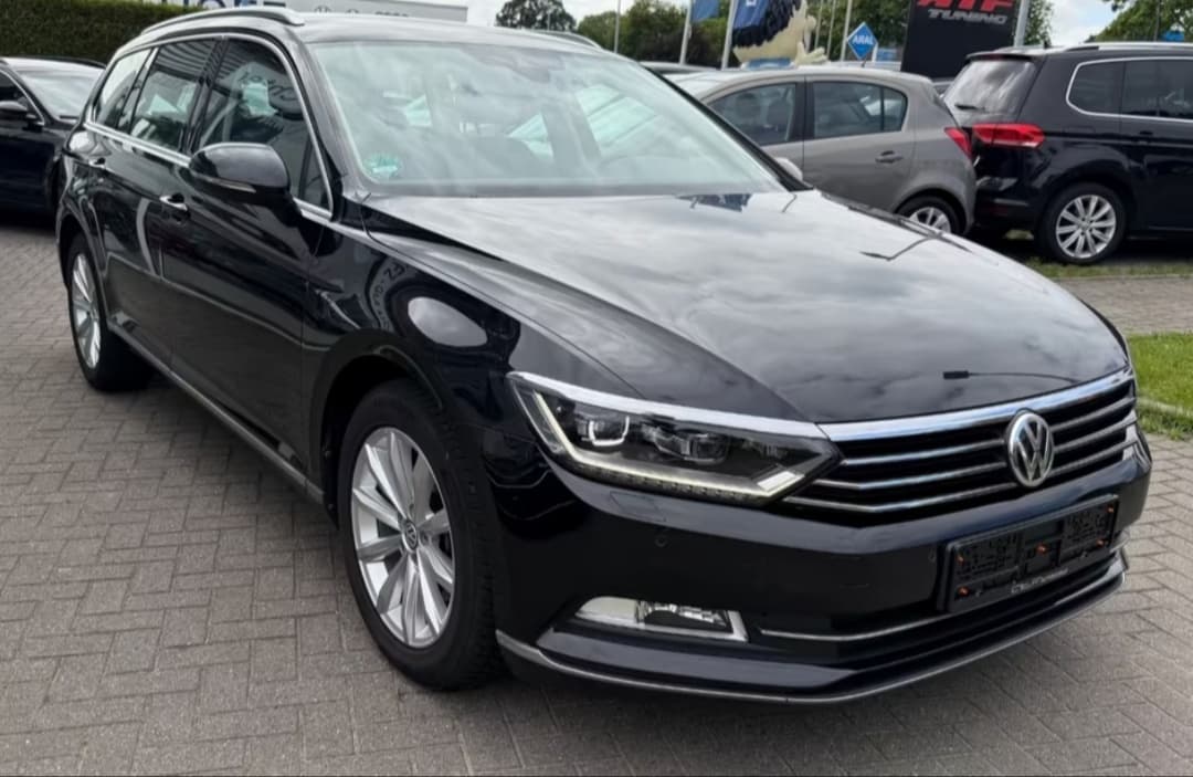 2017 Volkswagen PASSAT - 2