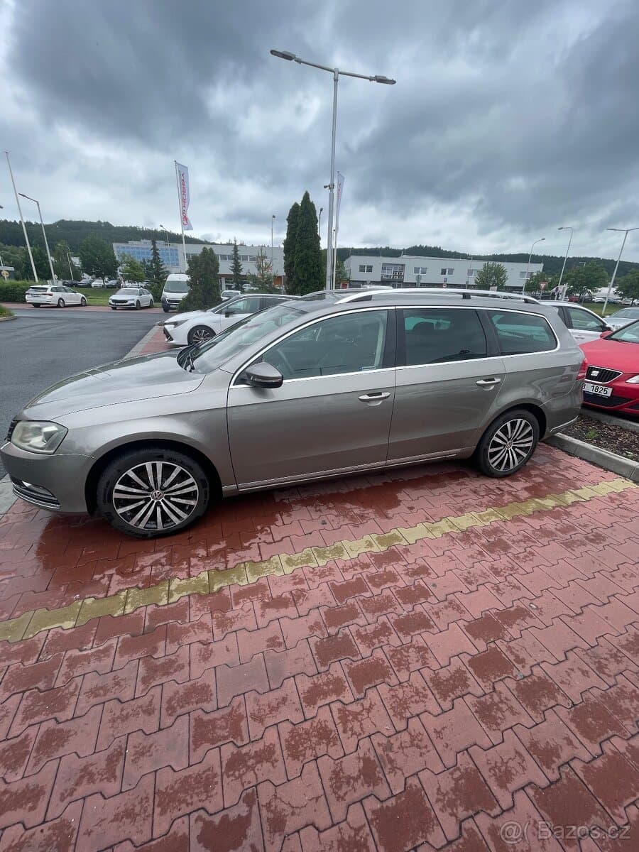 2012 Volkswagen PASSAT - 2