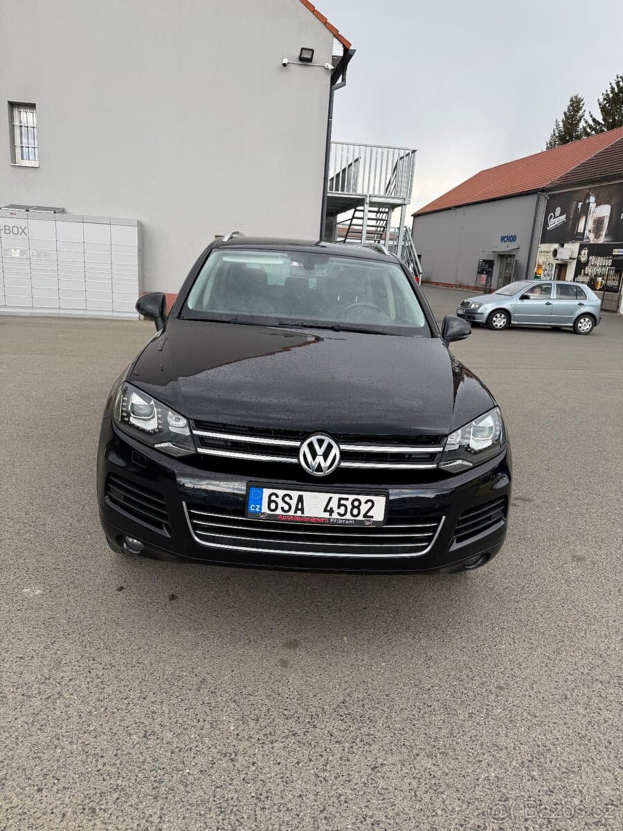 2011 Volkswagen TOUAREG - 2