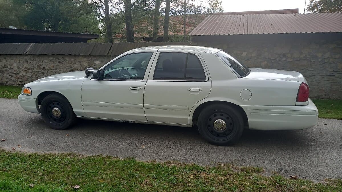 2007 Ford CROWN VICTORIA - 2